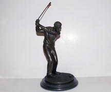 Скульптура "Гольфист"