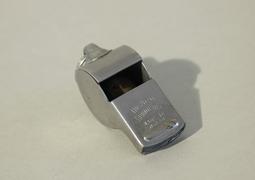 Свисток футбольного арбитра