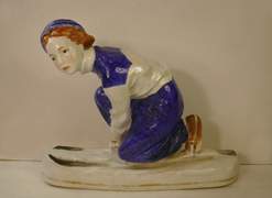 Скульптура "Лыжница"