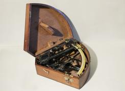 Секстант с тремя сменными объективами