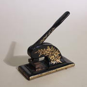 Пресс для тиснения изображения на бумаге