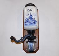 Кофемолка настенная