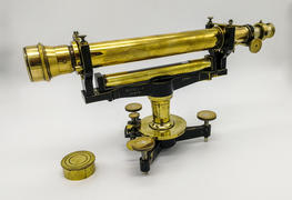 Нивелир "Secrétan" в коробке