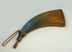 Пороховница с дробью