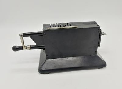 Арифмометр "Феликс". Надпись "З-д СЧЕТМАШ г.Курск". 1960-е годы.