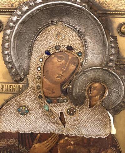 Икона "Богоматерь Тихвинская" c предстоящими (Елена и Матрона). Поволжье (Ярославль?), конец XVIII - начало XIX, в окладе