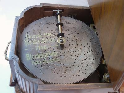 Музыкальная подставка для новогодней елки "Gloriosa". Западная Европа. Конец XIX - начало ХХ века.