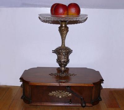 Музыкальная подставка для новогодней елки "Gloriosa". Западная Европа. Конец XIX - начало ХХ века.