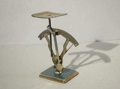 Весы почтовые. Западная Европа. 1930-50 годы.