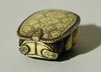 Нэцкэ "Фукурокудзю". Япония. Конец XIX - начало XX вв..