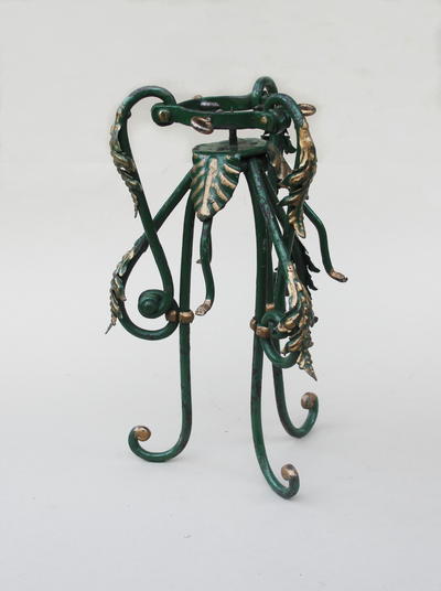 Подставка в сложенном виде.