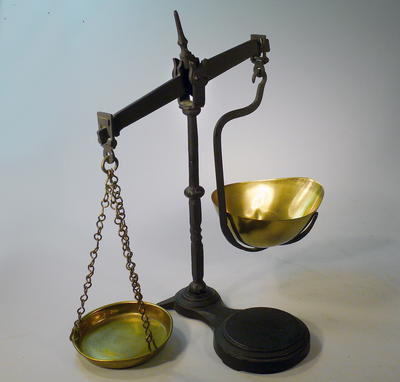 Весы коромысельные. Западная Европа. Начало XX века.