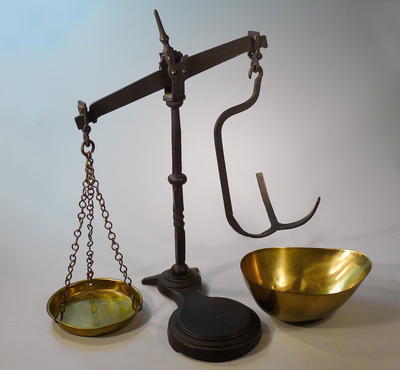 Весы коромысельные. Западная Европа. Начало XX века.