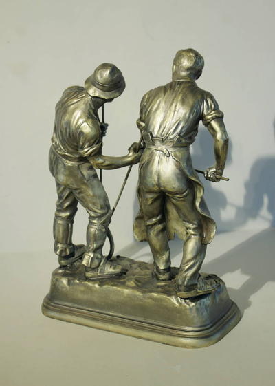 Скульптура "Кузнецы". Западная Европа, начало XX века.