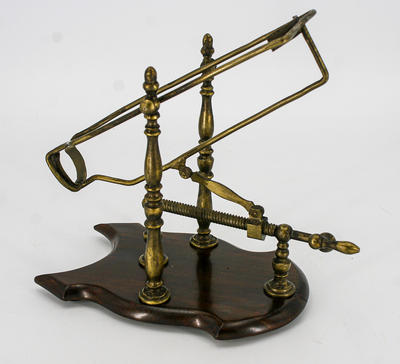 Машинка для декантации. Западная Европа. Середина XX века.