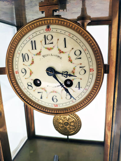 Часы каминные. Франция, середина XIX века, бронза