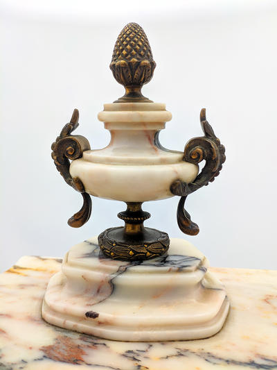 Часы каминные. Франция, середина XIX века, бронза