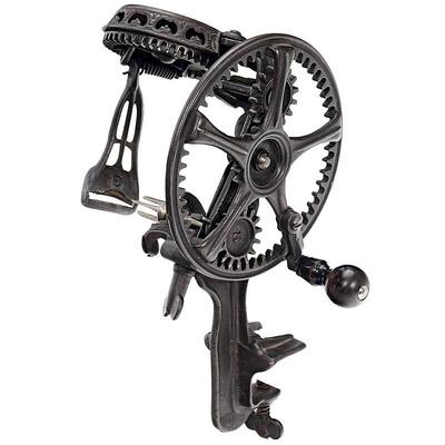 Яблокочистка. США. Фирма-изготовитель "Reading Hardware Co., Reading, PA, USA". Запатентован. Конец XIX века.