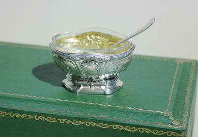 Солонки с ложечками. Франция. Серебро 850*.