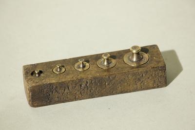 Разновес. Западная Европа. Начало XX века.