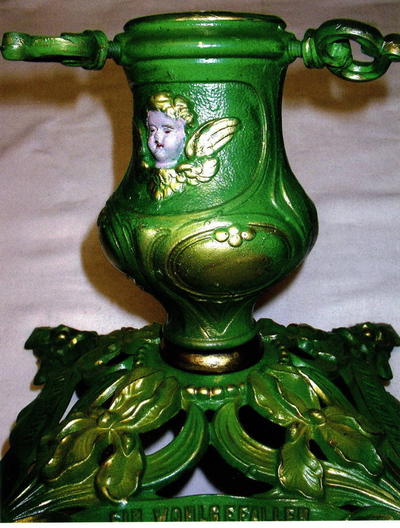 Подставка для новогодней елки "Ангелочки". Германия. Конец XIX века.