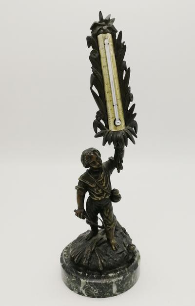 Настольный термометр. Бронзовая фигура 19 века с термометром Цельсию и Реомюру