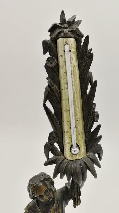 Настольный термометр. Бронзовая фигура 19 века с термометром Цельсию и Реомюру