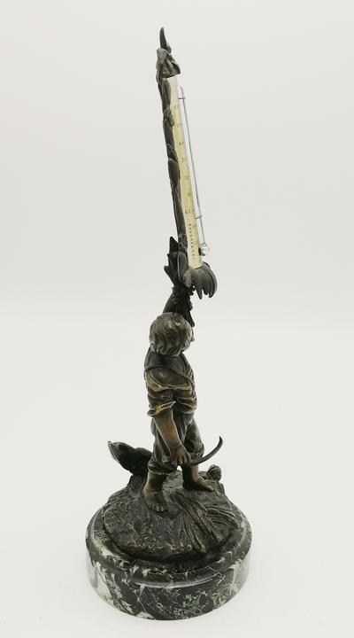 Настольный термометр. Бронзовая фигура 19 века с термометром Цельсию и Реомюру