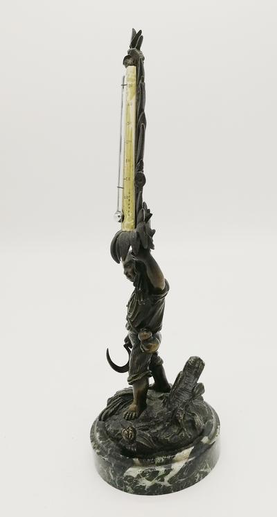 Настольный термометр. Бронзовая фигура 19 века с термометром Цельсию и Реомюру