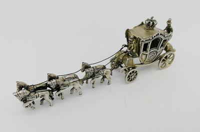 Миниатюра из серебра "Королевская карета". Западная Европа, Начало XX века. Серебро 835*, Вес 66,4 гр.