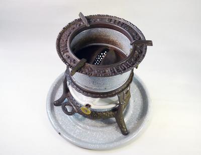 Керосинка на подносе. "GEORG HALLER ORIGINAL"