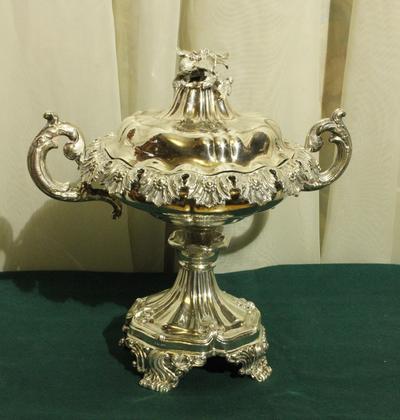 Ваза из серебра