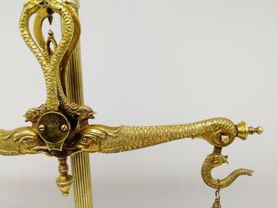 Коромысловые весы. Равноплечие коромысловые весы с подвесными чашками. Середина XIX века