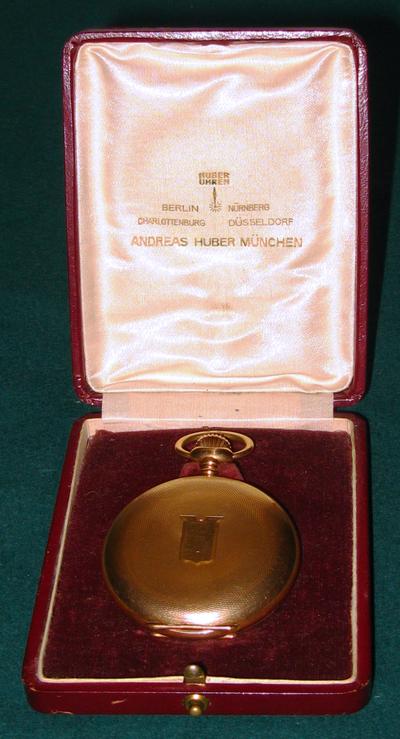 Золотые часы "Zenit". Западная Европа. Золото 14К.