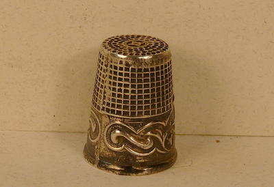 Напёрсток "Лошадь". Серебро 935*. Конец XIX - начало ХХ века.