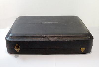 Сервиз кофейный. Англия. Стоят английские клейма: "W&H"("Walker&Hall"), "лев"(925*), "корона"(Шеффилд), "O"(1906 год).