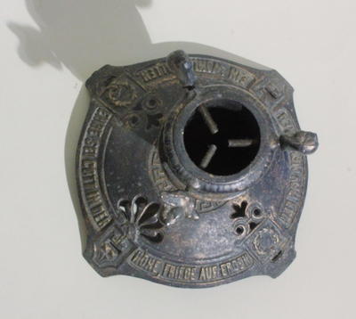 Подставка для рождественской елки. Специальное приспособление для установки новогодней елки.