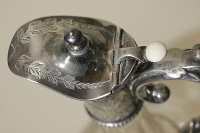 Графины парные. Шеффилдское серебро, клейма