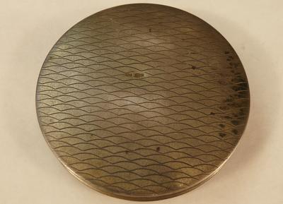 Пудреница "Роза". Серебро 875*. Клеймо ЛЮ3" (Ленинградская ювелирно-часовая фабрика). Конец 1950 - начало 1960-х годов.