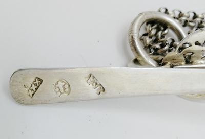 Ножницы с цепочной. Изготовлены в Голландии в 1852 г. Предмет в хорошей сохранности.