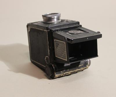 Фотоаппарат "PILOT 6". Одно рефлексная зеркальная фотокамера выпускалась в германии с 1935 по 1941 гг.