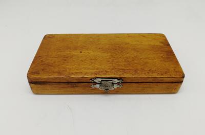 Дорожный набор хирургических инструментов. В набор входит оригинальный футляр с 13 предметами. Голландия, XIX век