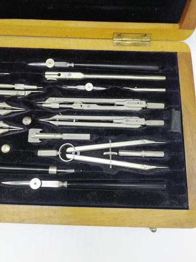 Готовальня "E.O. Richter & Co Pracision". Германия. Начало XX века.