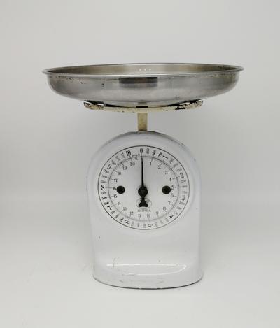 Кухонные весы "GLORIA". Западная Европа. Середина 20 века.