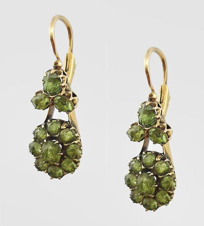 Серьги-трансформеры с хризолитами. Россия. Золото 56*. XIX век.