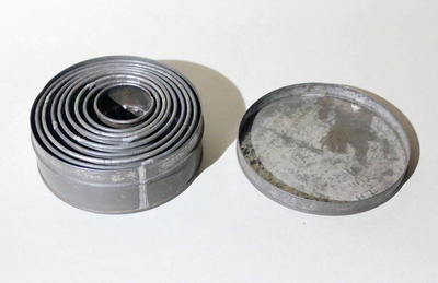 Комплект форм для теста. Надпись на коробке "G.J. BENIER DEN HAAC". Конец XIX - начало ХХ века.