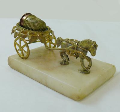 Подставка декоративная для наперстка "Упряжка". Франция. Середина XIХ века.