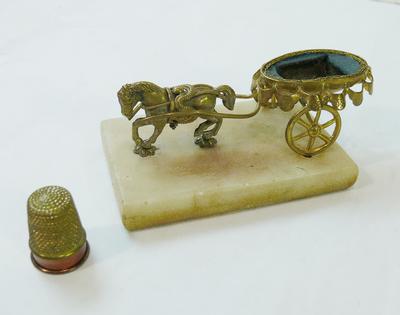 Подставка декоративная для наперстка "Упряжка". Франция. Середина XIХ века.