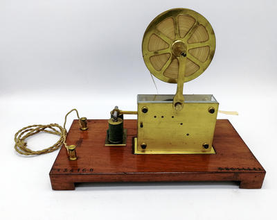 Телеграфный аппарат Морзе. Париж, конец XIX века