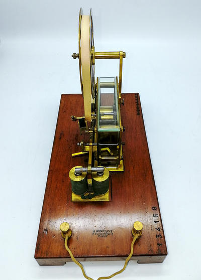 Телеграфный аппарат Морзе. Париж, конец XIX века